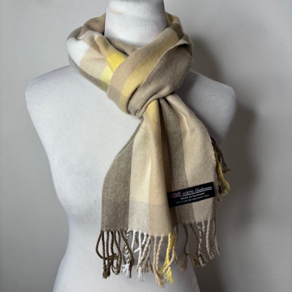 100% Cashmere Made in Scotland Plaid Check Beige Camel Yellow Fringe Scarf - Picture 4 of 6